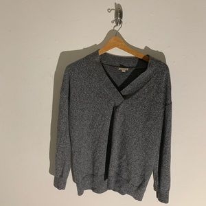 Gap sweater
